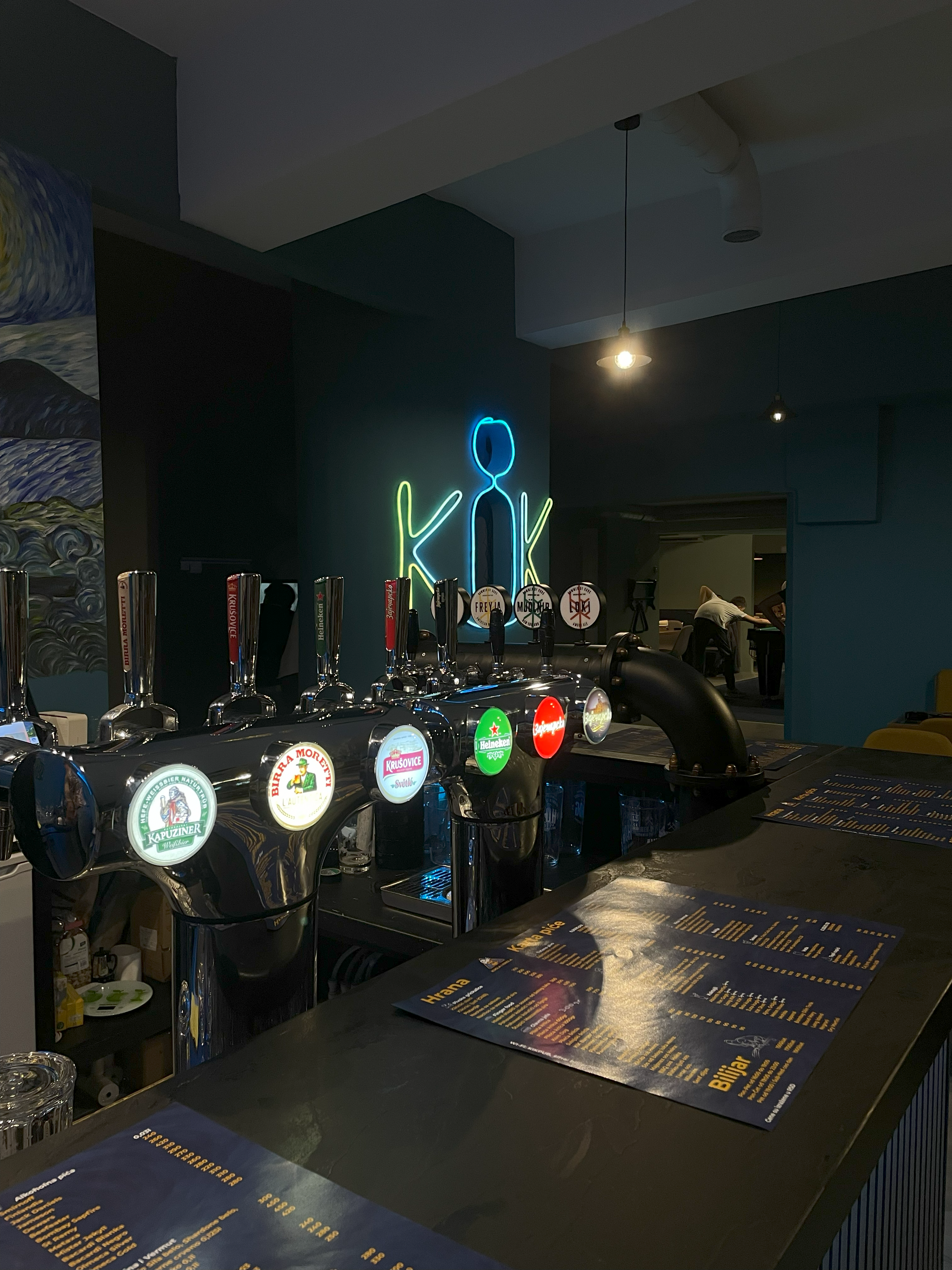 KIK PUB